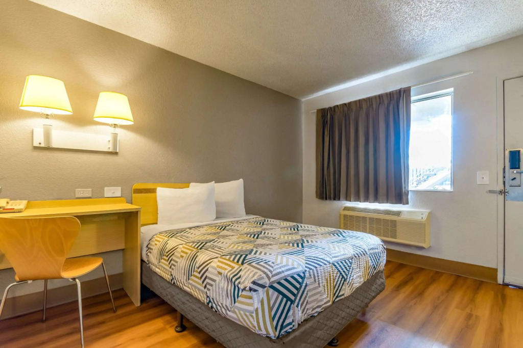 Motel 6 Hayward, CA- Silicon Valley Gateway