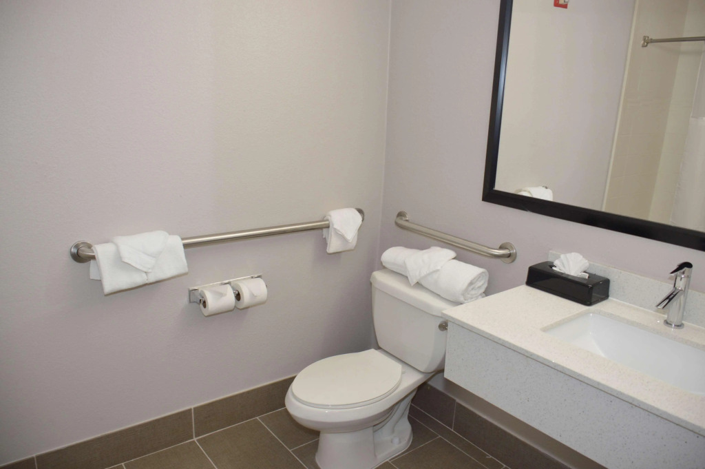 Best Western Plus Rama Inn & Suites