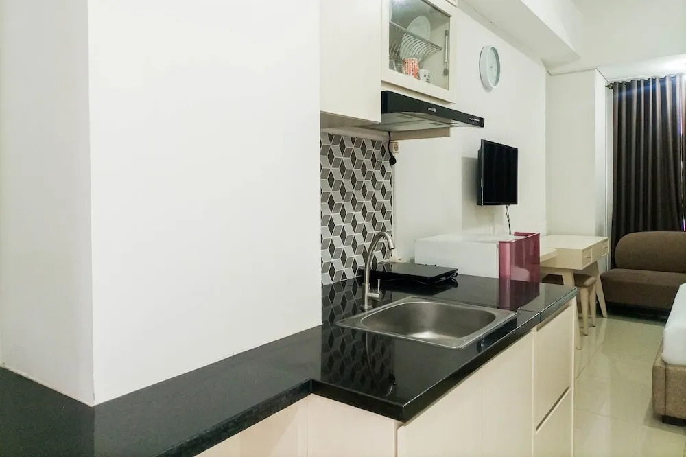 Modern Look And Comfortable Studio Barsa City Apartment