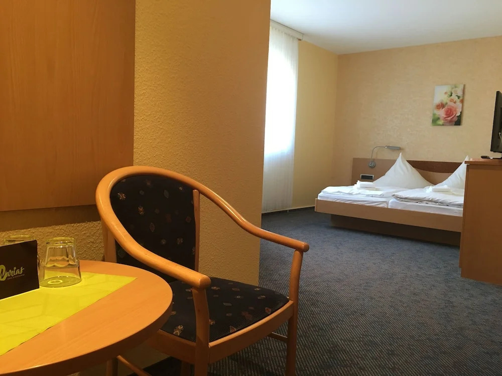Warias Hotel am Geiseltalsee - Nähe Merseburg und Mücheln