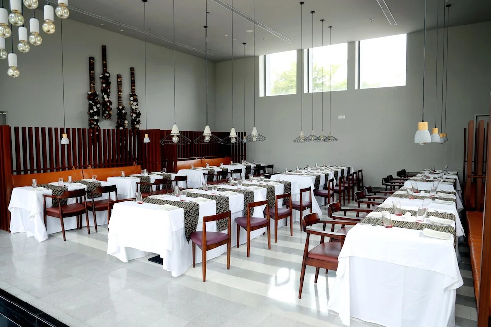Holiday Inn Resort Kolkata NH6