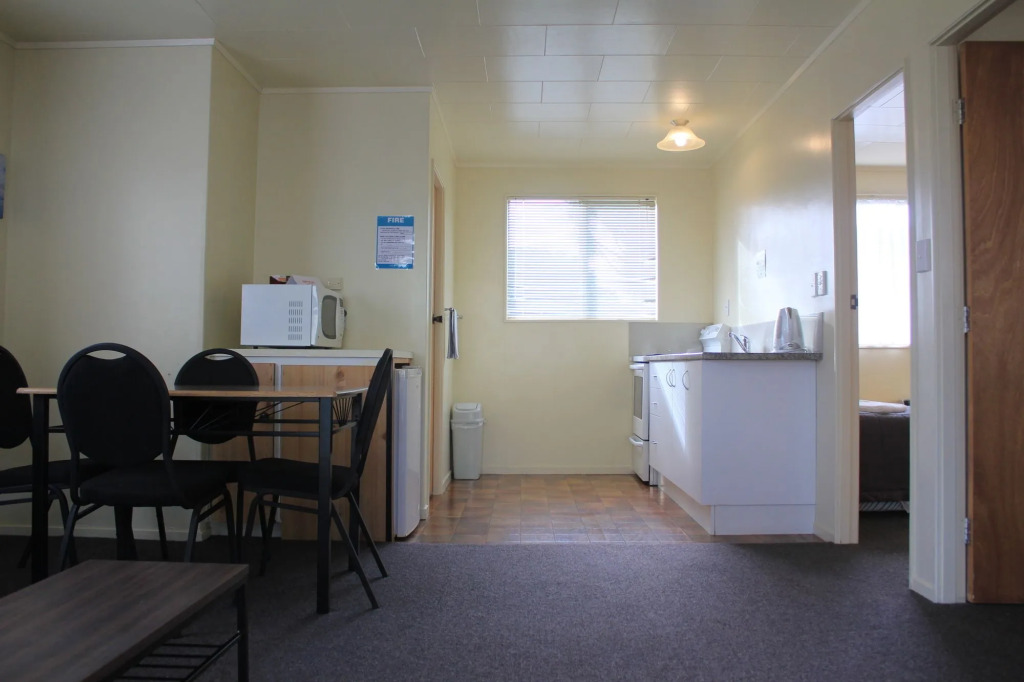 Coronation Court Motel