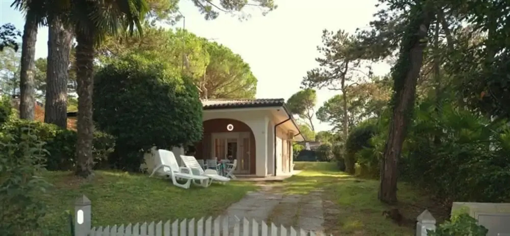 Lovely Villa Surrounded by Greenery in Lignano Riviera
