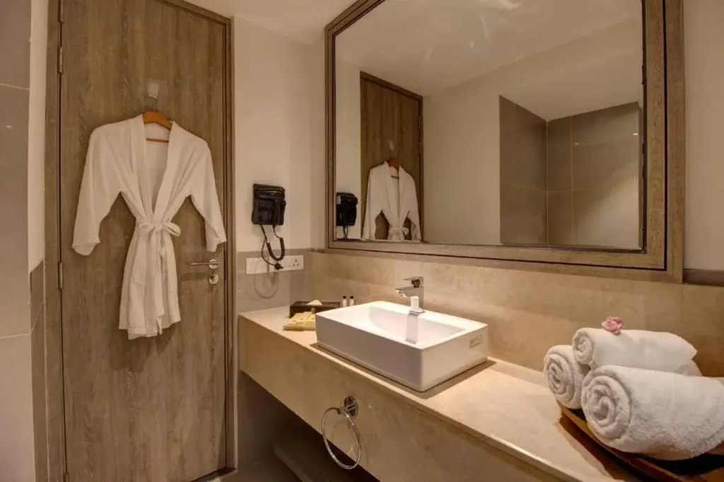 Rhythm Gurugram, Hotel & Suites, Sohna Road, Sector 68