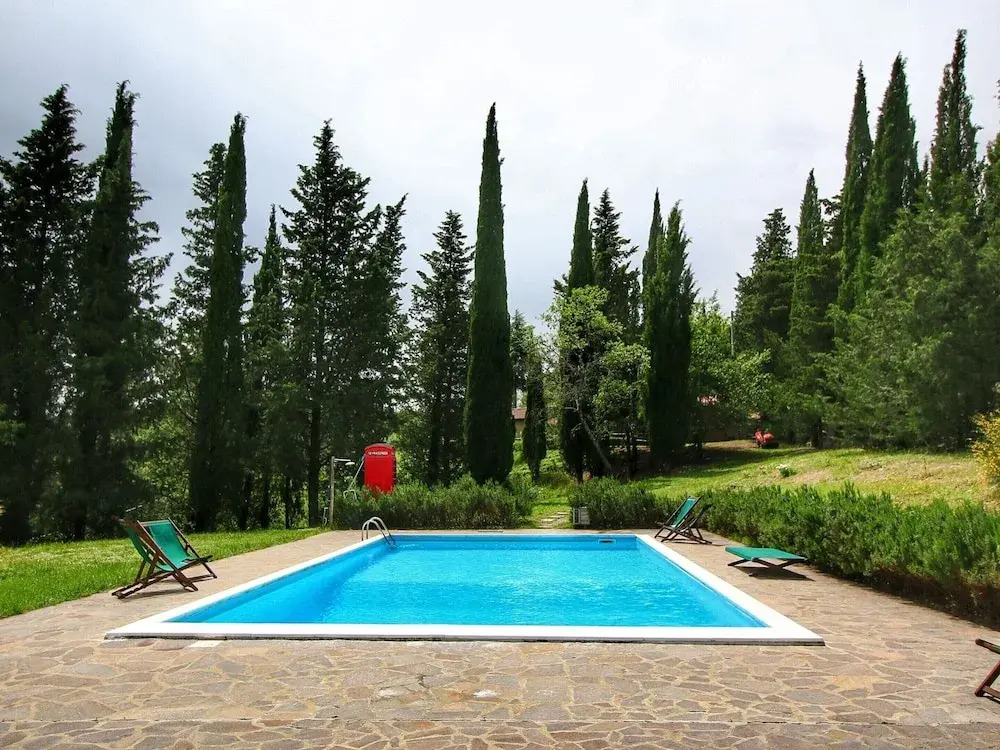 Quaint Cottage With Pool