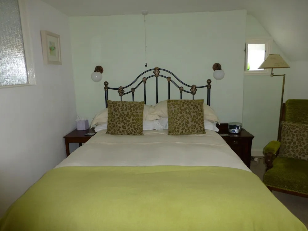 Molesworth Manor