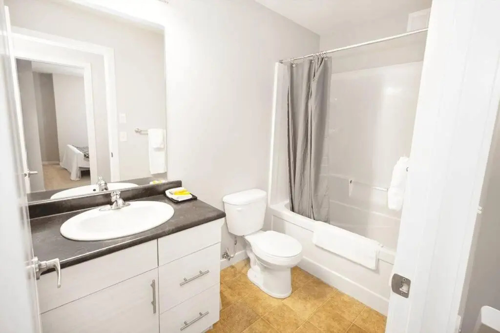 3BR Condo With Free Parking and In-suite Laundry
