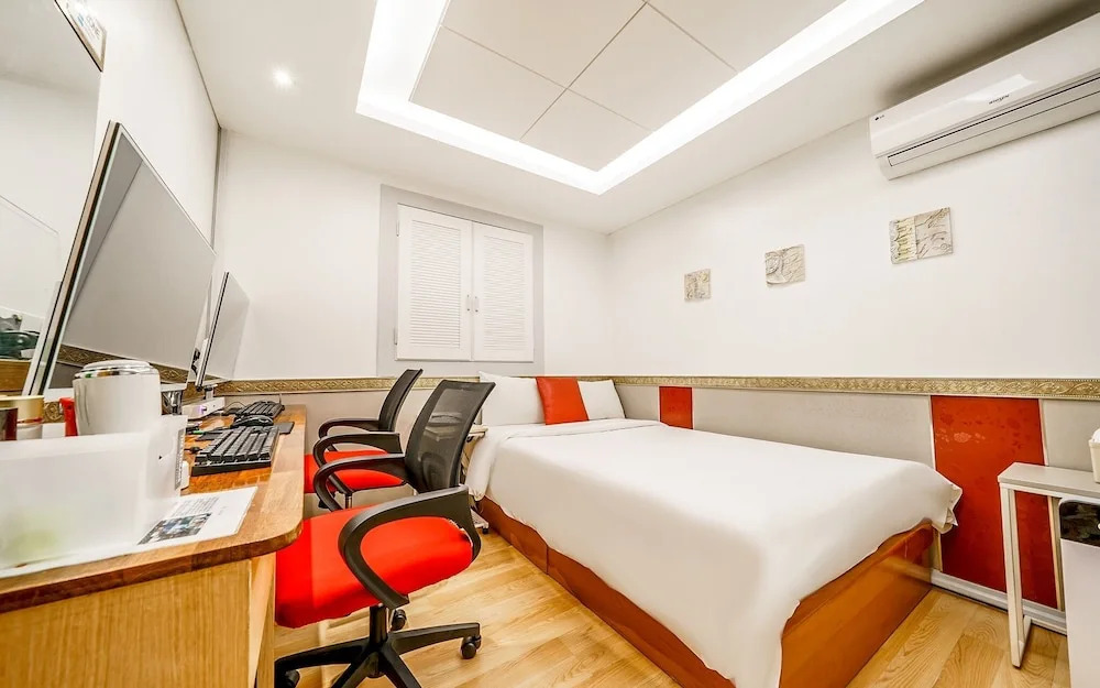 Latera Motel