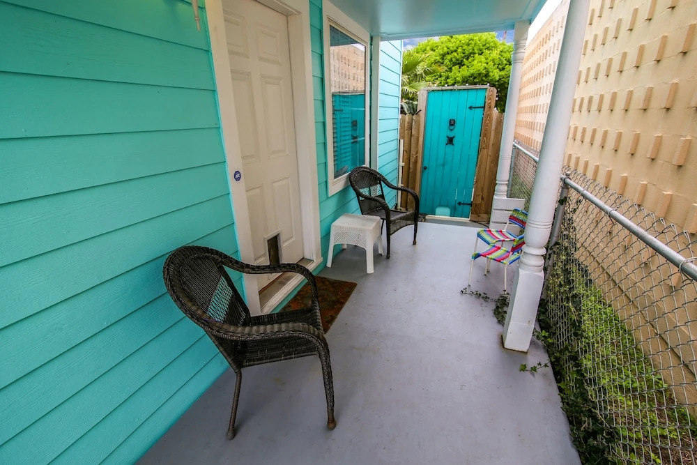 The Turquoise Turtle 4 Bedroom Home