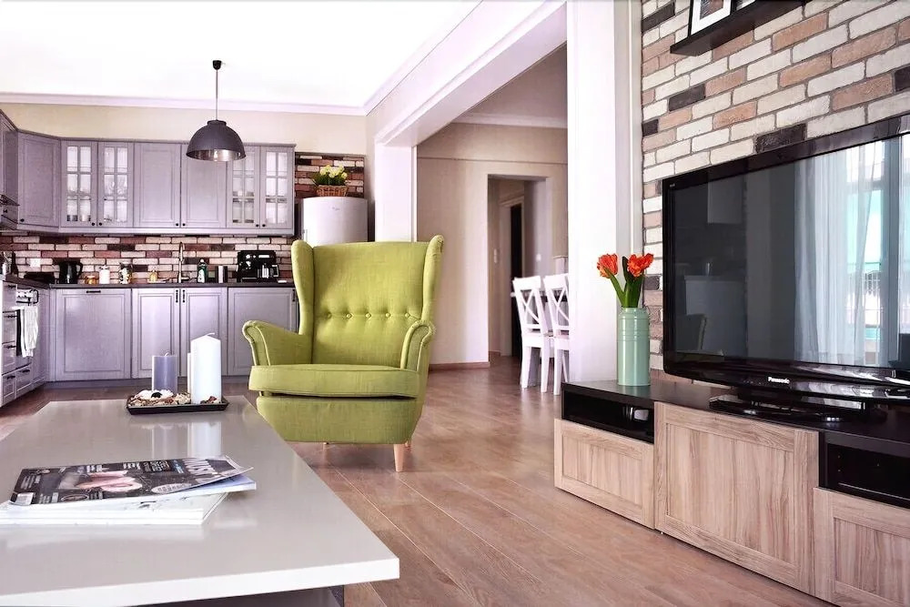 Three Bedrooms Apartment in City Center