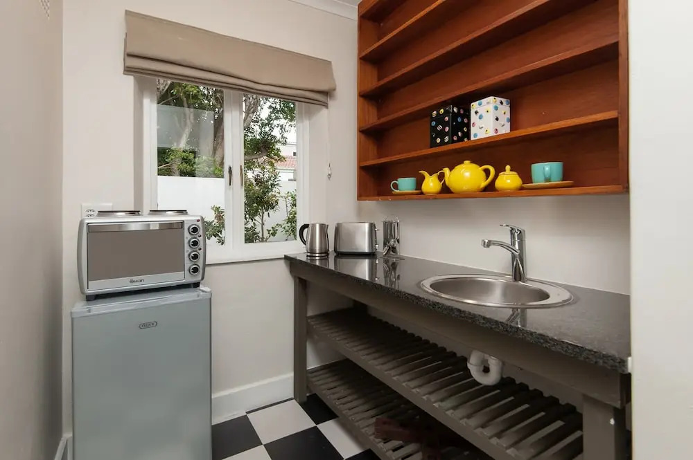Malayla Guesthouse - Adults Only