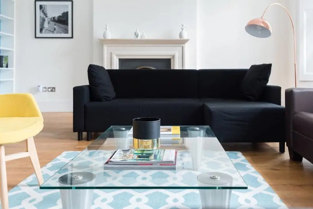 Beautifully designed 3 bed apartment in Bayswater