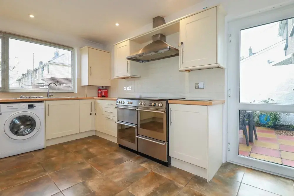119 Henver Road