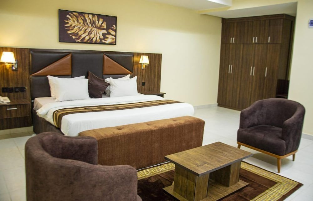 Vinpy Hotels