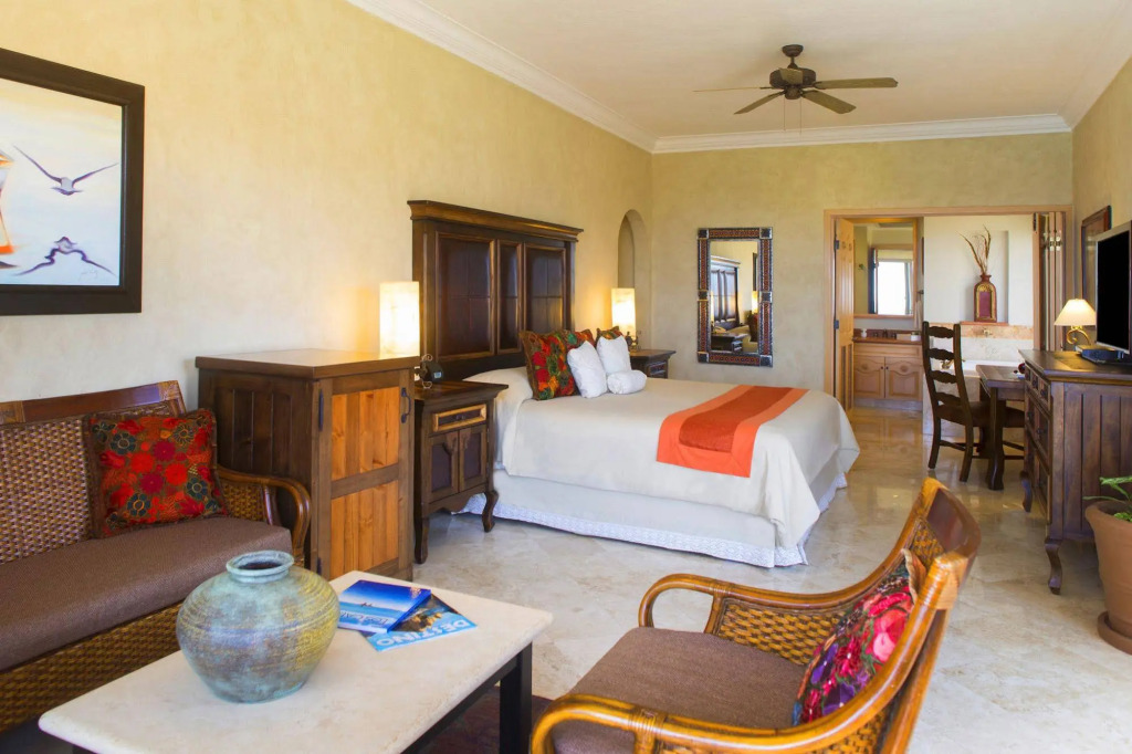 Villa La Estancia Condo: Pools, Hot Tub, & Balcony