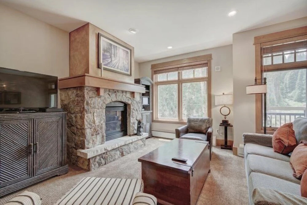 Lone Eagle 2 Bedroom Condo