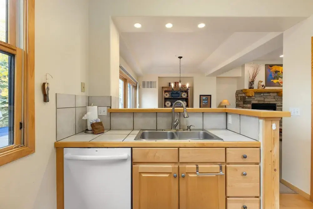 1952 Northstar 3 Bedroom Townhouse by RedAwning
