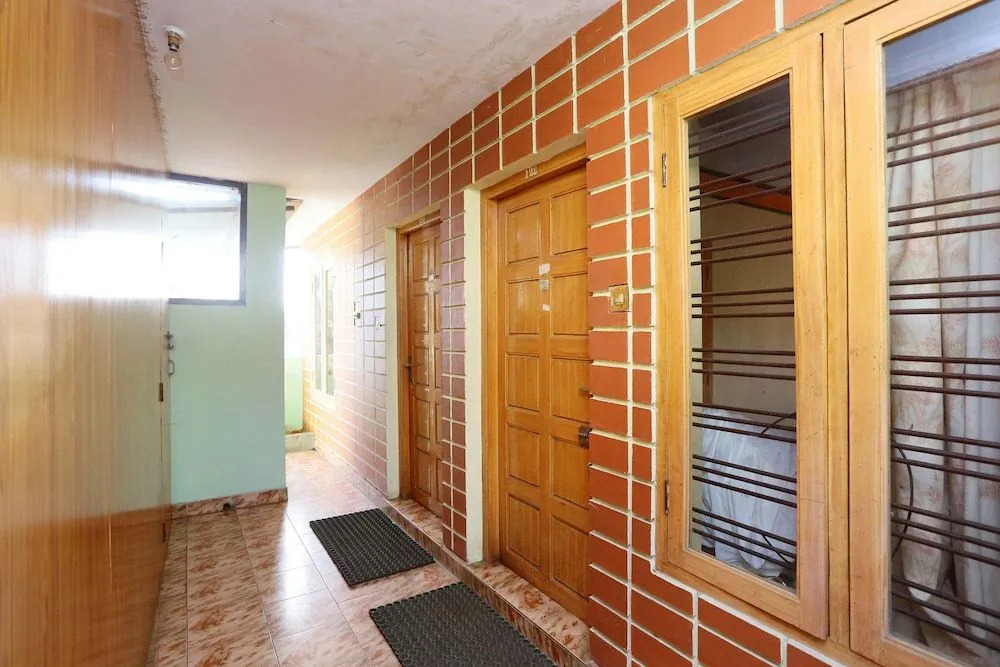 OYO 24221 Daneys Guest House