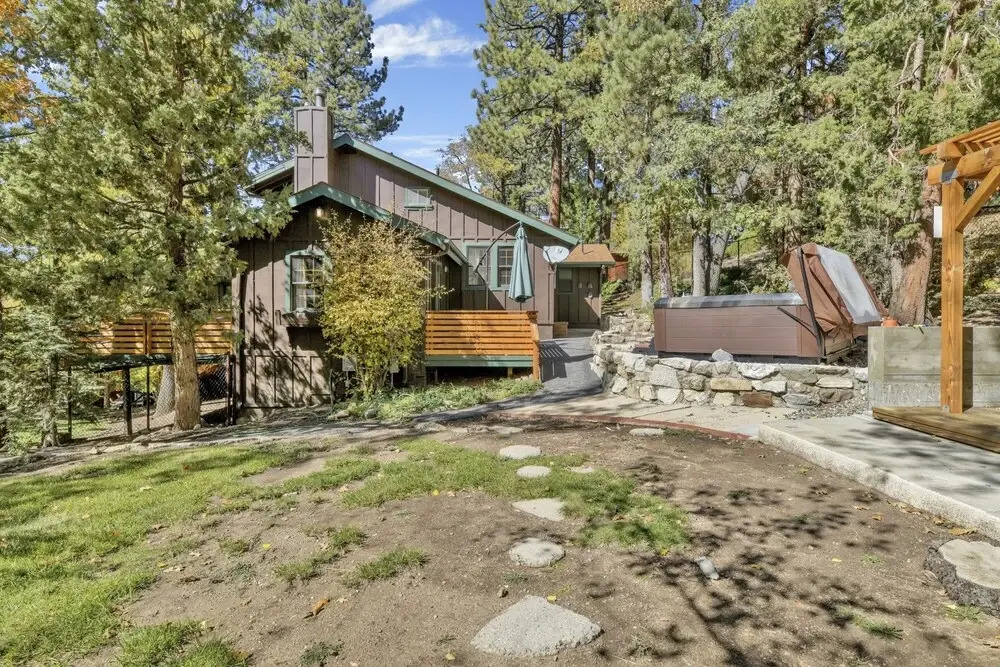 2172-bow Canyon Cabin 3 Bedroom Home by RedAwning