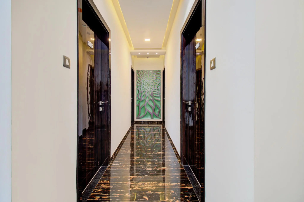 Capital O 74732 Prime Grand Hotel