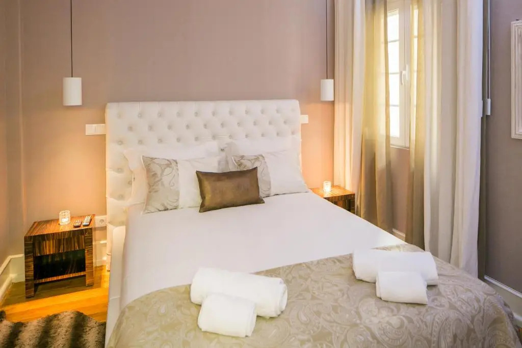 Spacious 2-Bed Apartment with Interior Terrace near Marquês de Pombal, Lisbon - TTL300