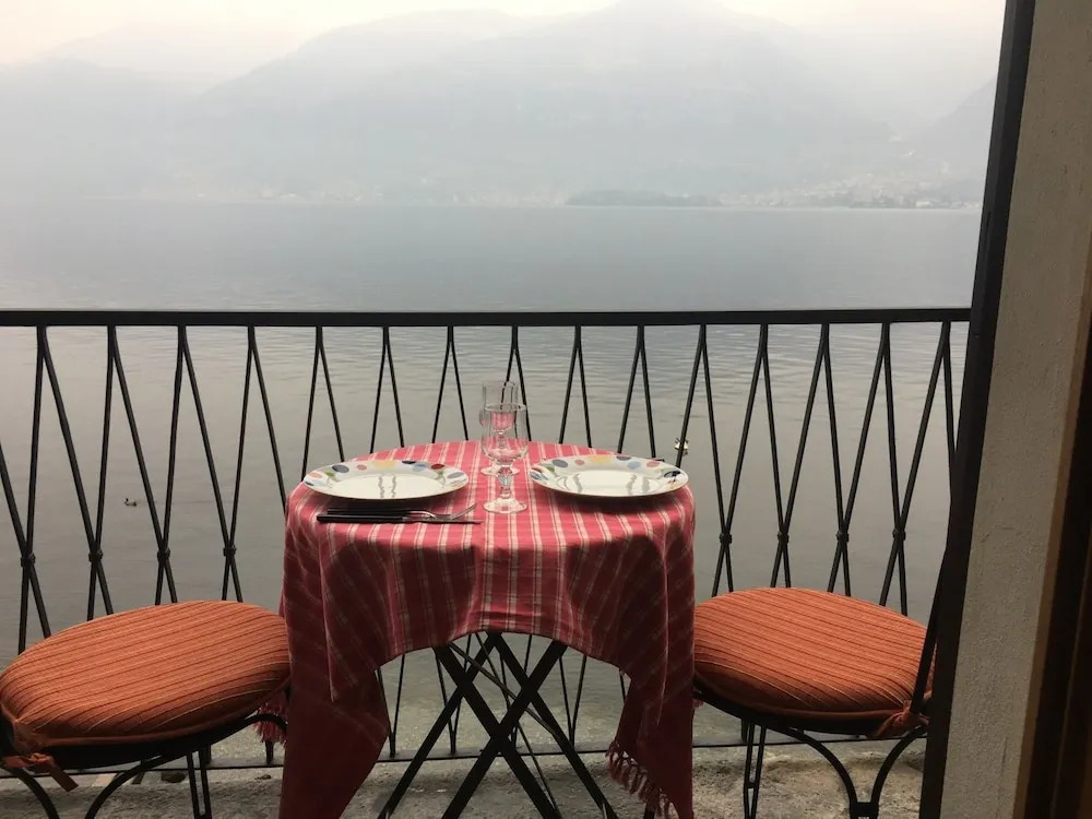 Il Salice on the Lake