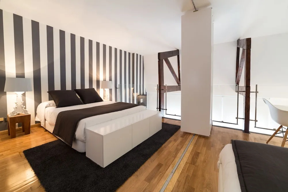 Balmes - Ático Con Piscina Privada En Barcelona