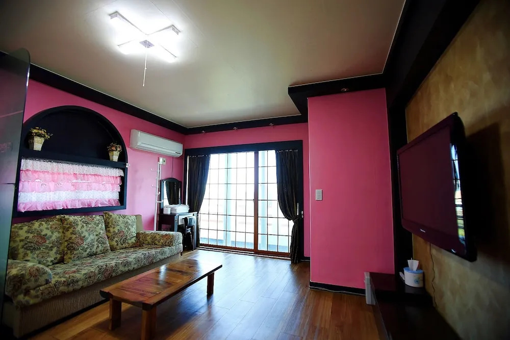 Grand Blue Pension