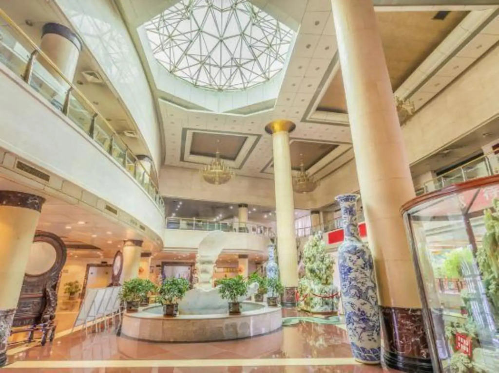 Succeed Hotel