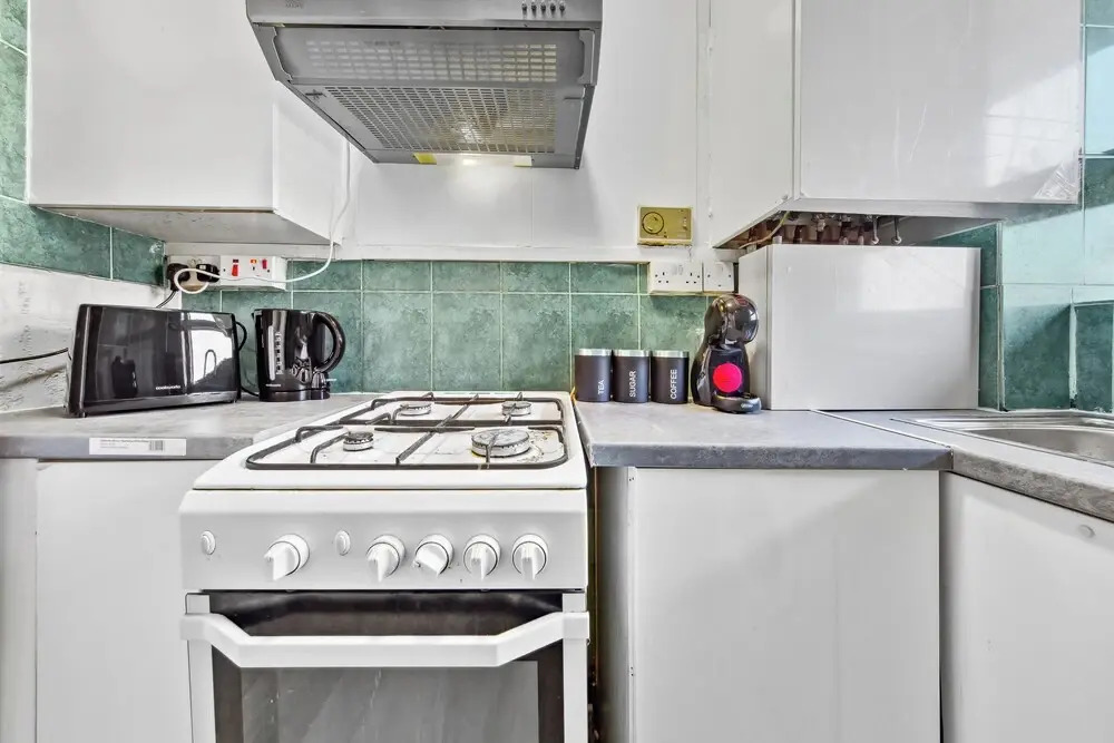 Modern 2-Bed Apartment Sleeps 7