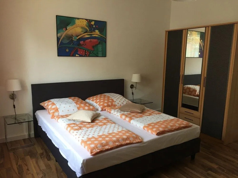 Lorenz Apartment