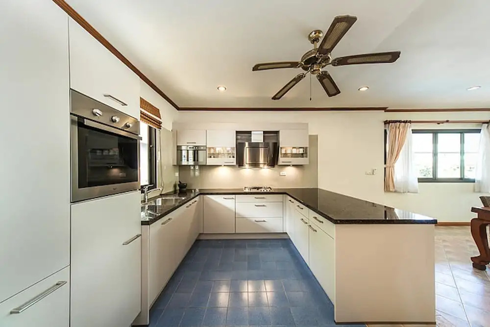 8 Bedroom Twin villas on Samrong Bay beach front resort