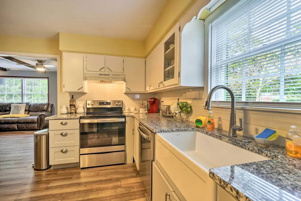 Pet-friendly Wilmington Home ~ 5 Mi to Beach!