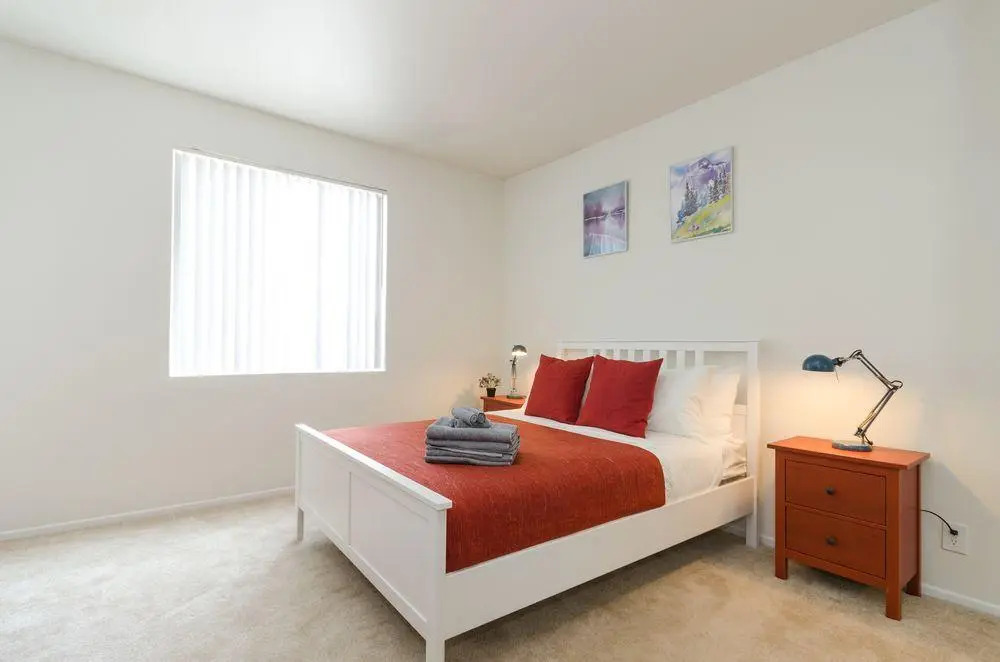 Studio City Universal Apartments