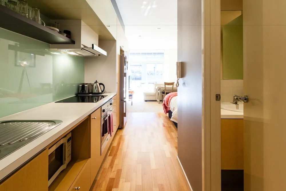 TENNYSON, Richmond Studio Apartment