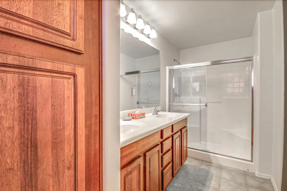 Devonshire #3032 - 2 Br condo by RedAwning
