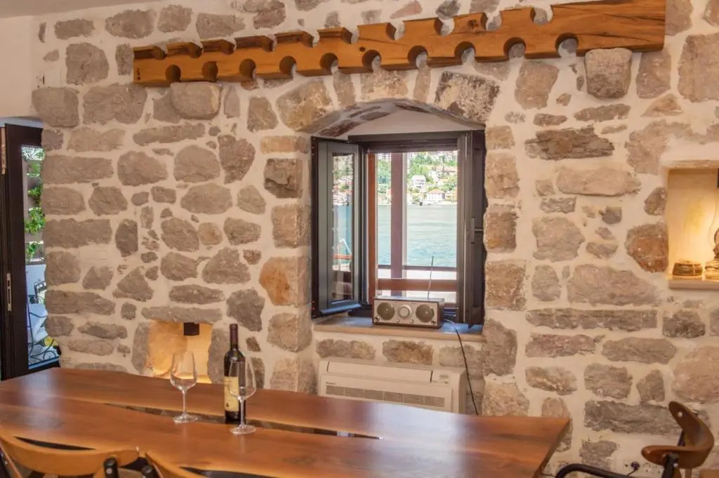 SEASIDE HOUSE KOTOR