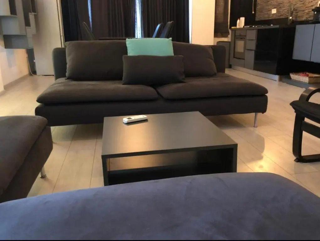 LUXURY APARTMENT III g
