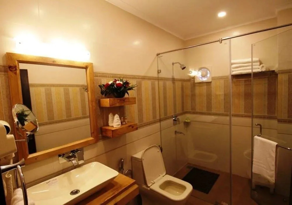Adb Rooms The Oak Tree House