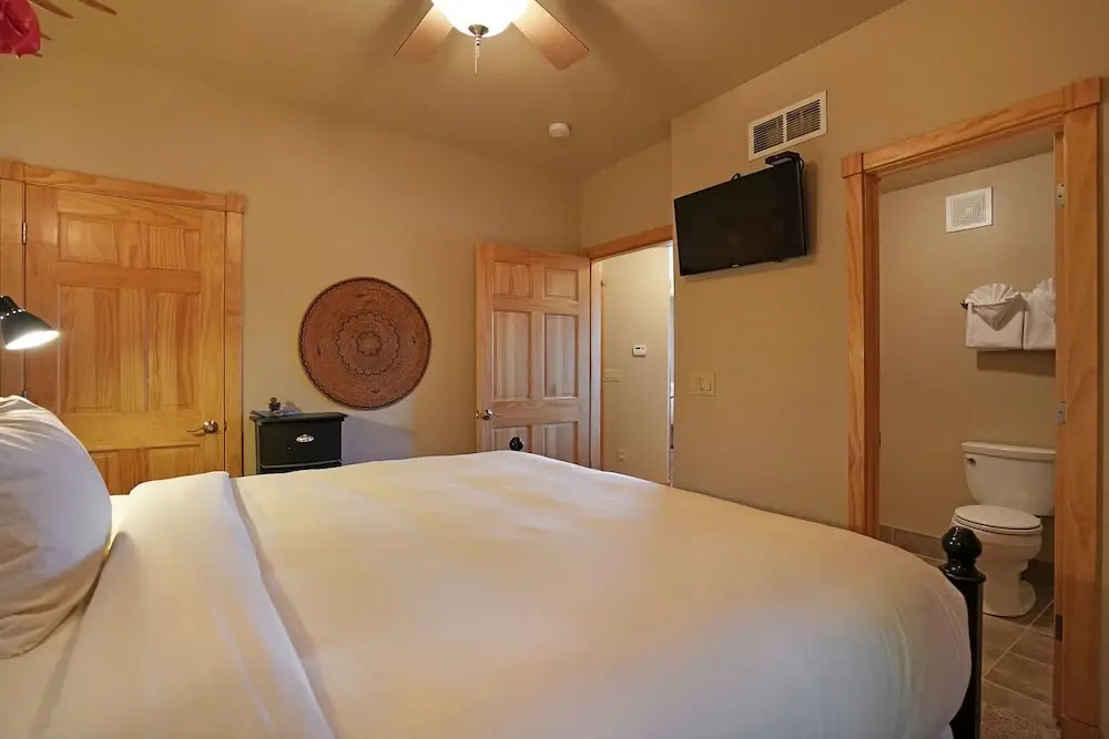 Bighorn Mountain 19b 2 Bedroom Condo by RedAwning