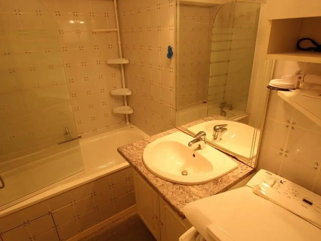 Appartement Bagnères-de-Luchon, 2 pièces, 4 personnes - FR-1-313-170