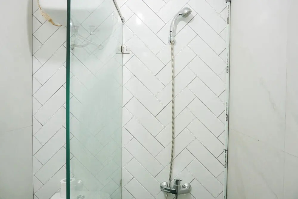 Simply Modern Classic Studio at Nifarro Apartment