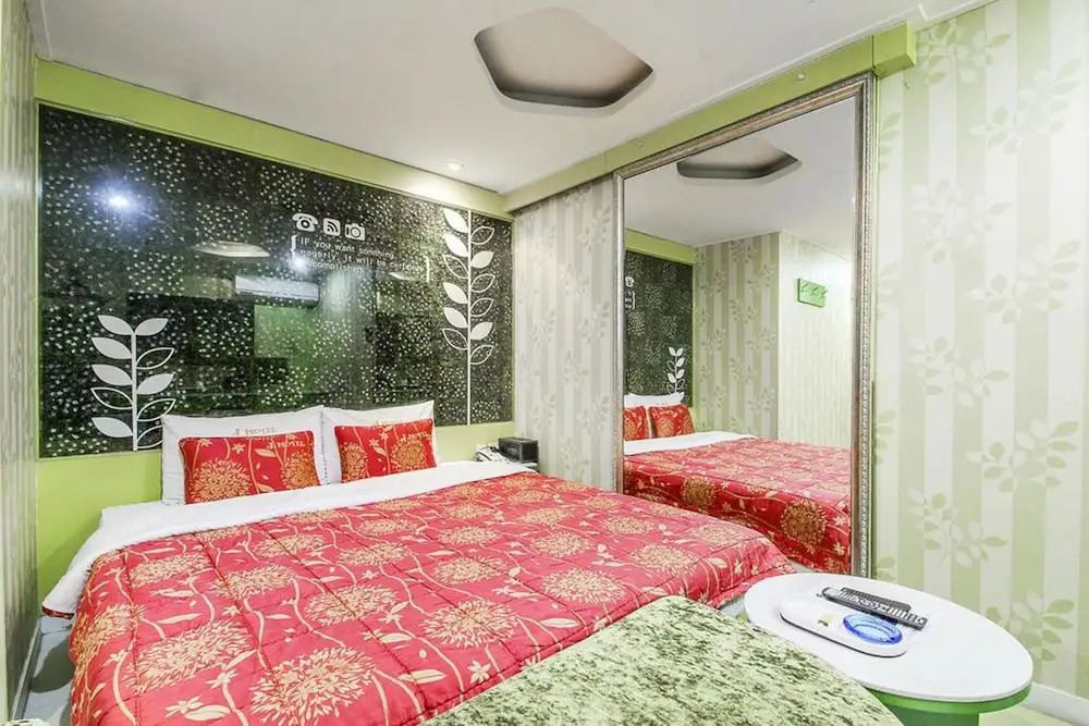 Gyeongju Poverta Hotel