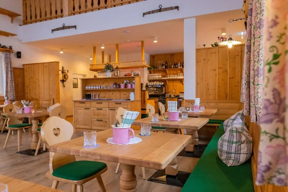Nice Chalet by Zlaimlift