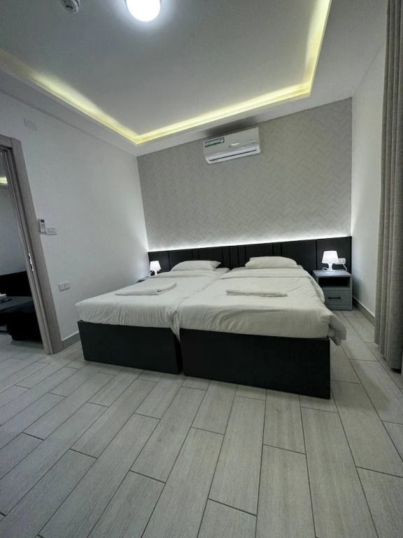 Luxury Room 03 Near Downtown