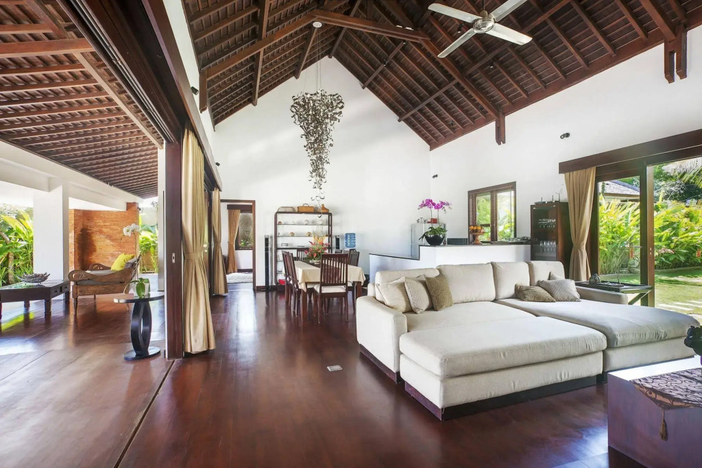 The Sanctus Villa