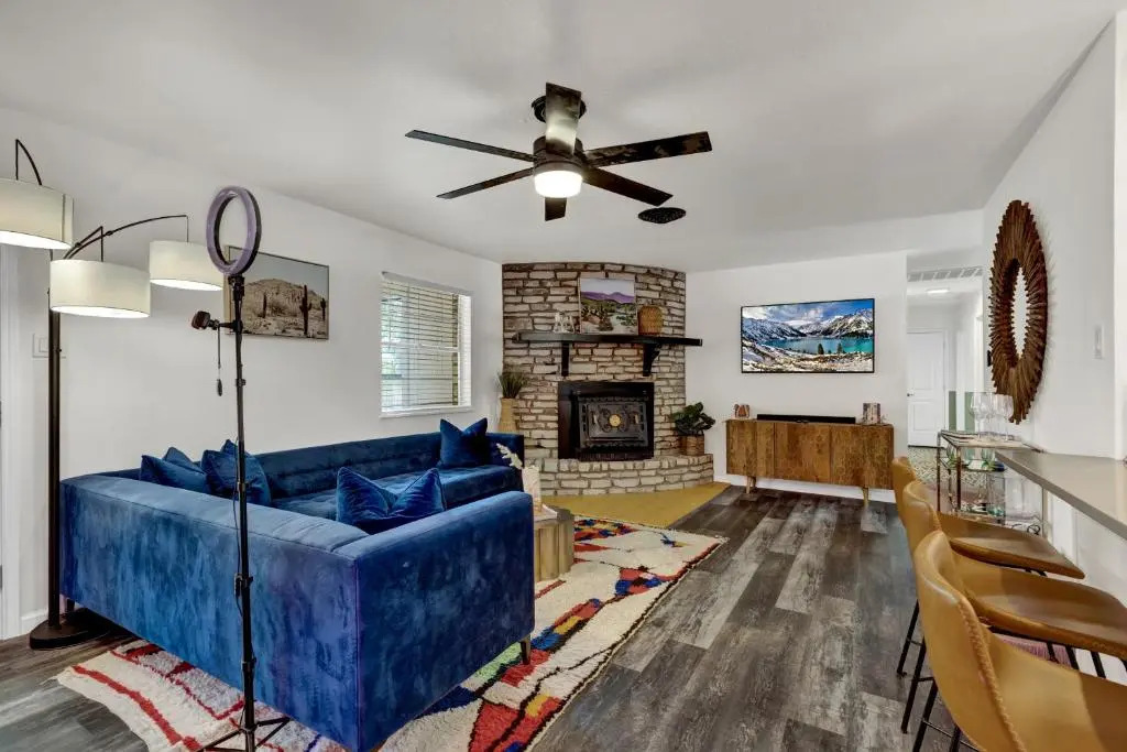 Eclectic Fun Haus With Hot Tub - 3 Min Drive to Main