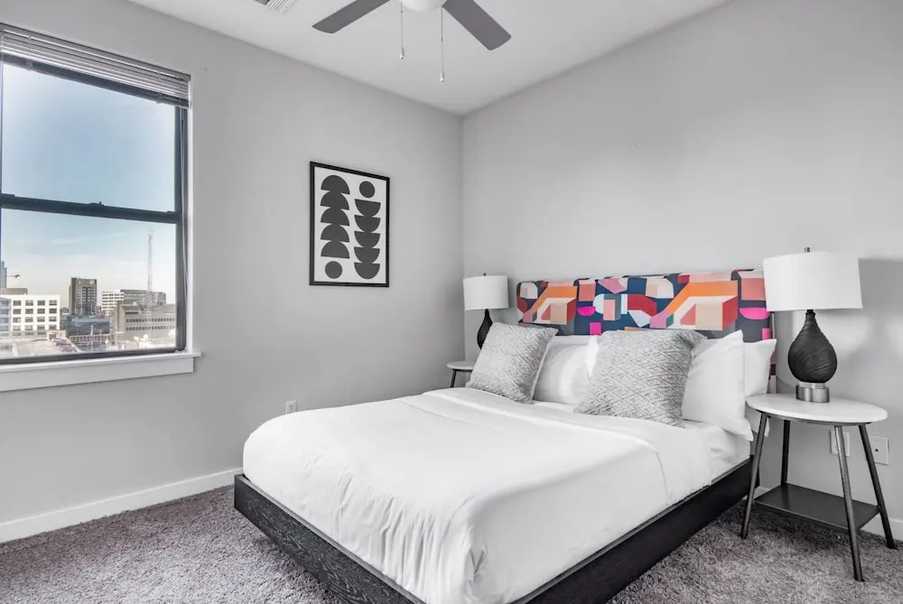 CozySuites Music Row Bold 1BR in Midtown Nashville