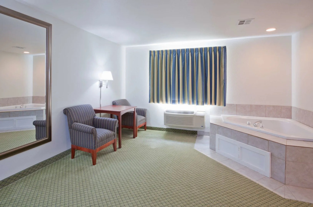 GrandStay Hotel & Suites Becker