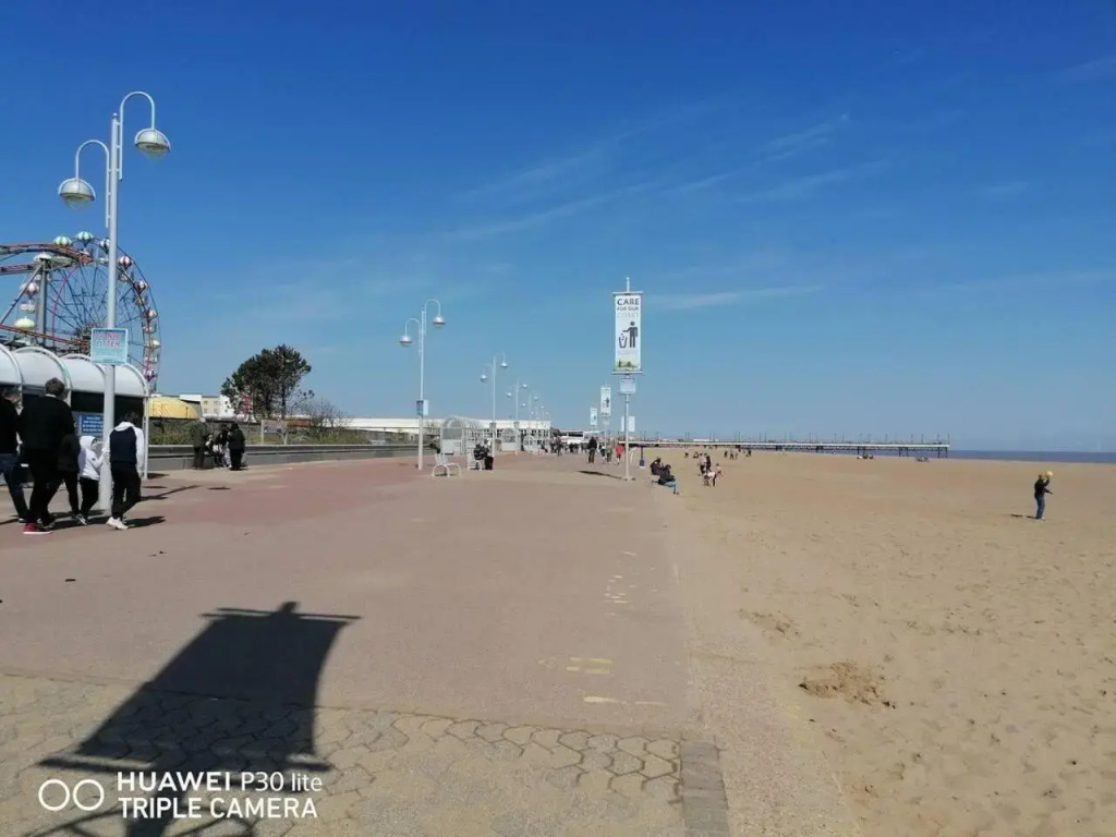 Beach Apartment - Sleeps 4, Garden & Parking